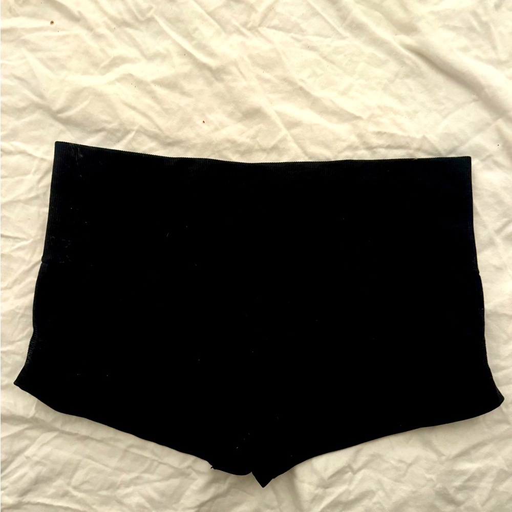 Lululemon size 6 hot pants shorts
